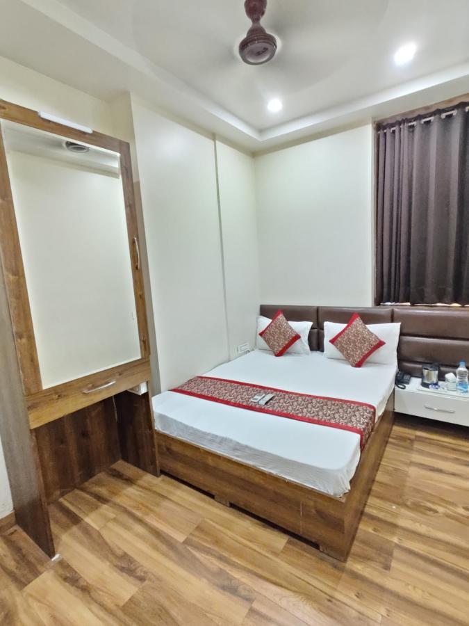 אמריצר Hotel 56 - 200 Meter From Golden Temple מראה חיצוני תמונה