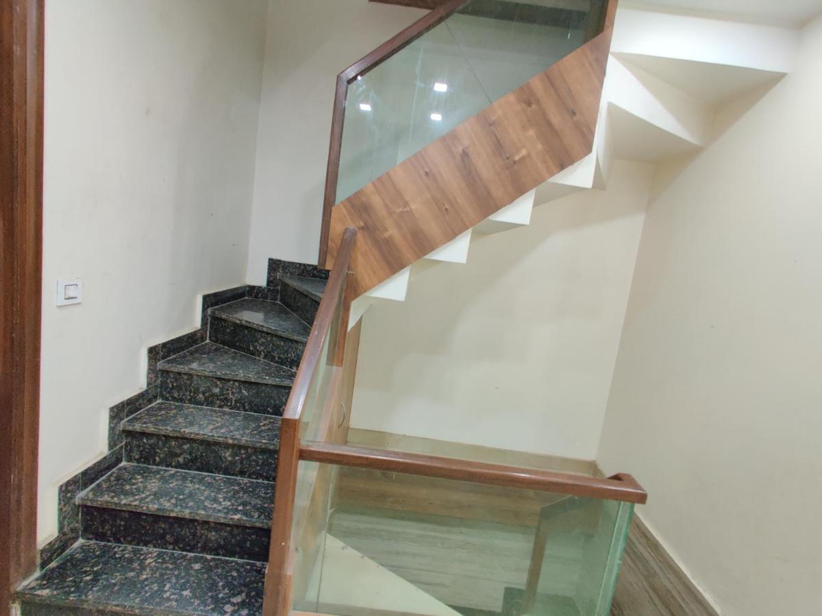 אמריצר Hotel 56 - 200 Meter From Golden Temple מראה חיצוני תמונה