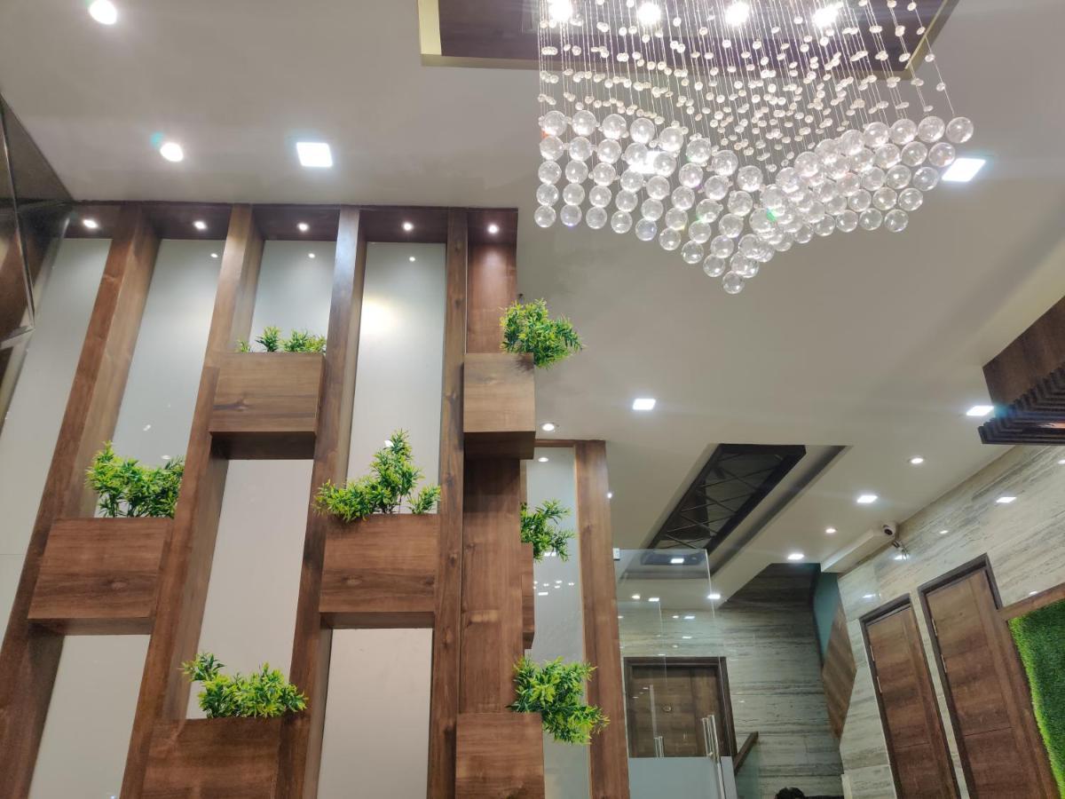 אמריצר Hotel 56 - 200 Meter From Golden Temple מראה חיצוני תמונה