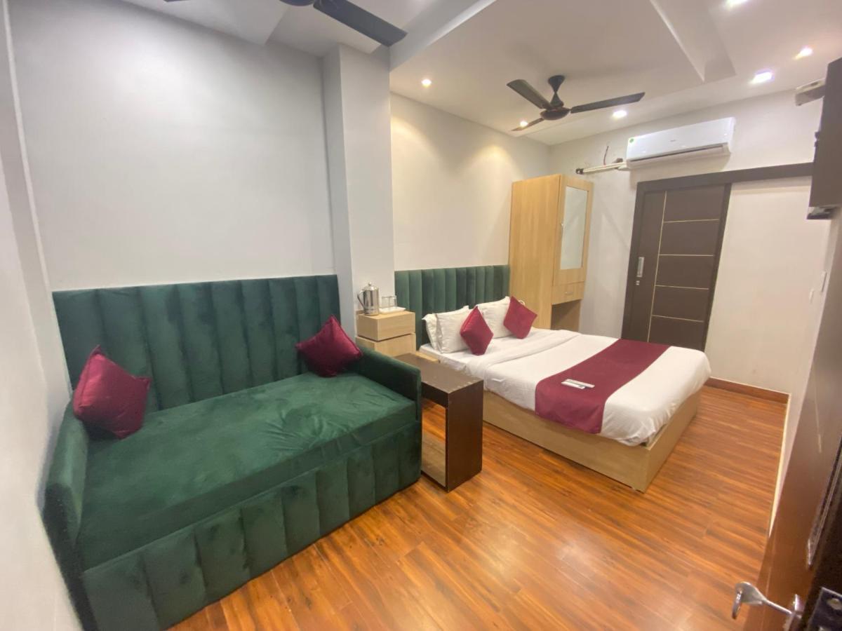 אמריצר Hotel 56 - 200 Meter From Golden Temple מראה חיצוני תמונה