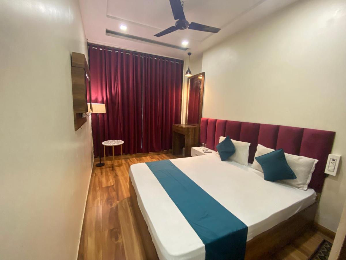 אמריצר Hotel 56 - 200 Meter From Golden Temple מראה חיצוני תמונה