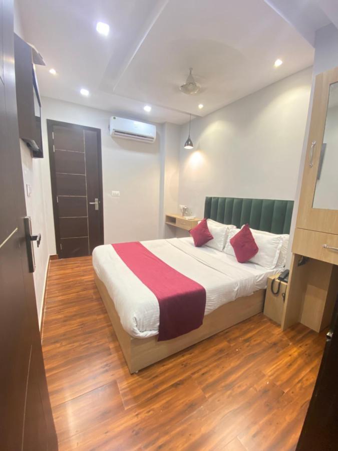 אמריצר Hotel 56 - 200 Meter From Golden Temple מראה חיצוני תמונה