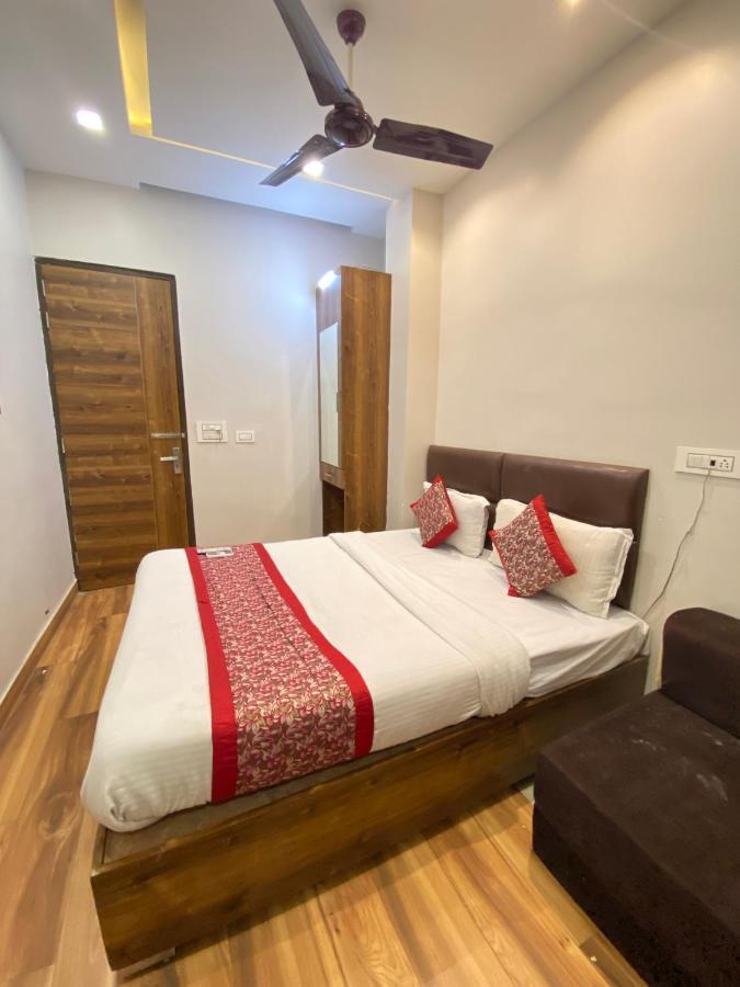 אמריצר Hotel 56 - 200 Meter From Golden Temple מראה חיצוני תמונה