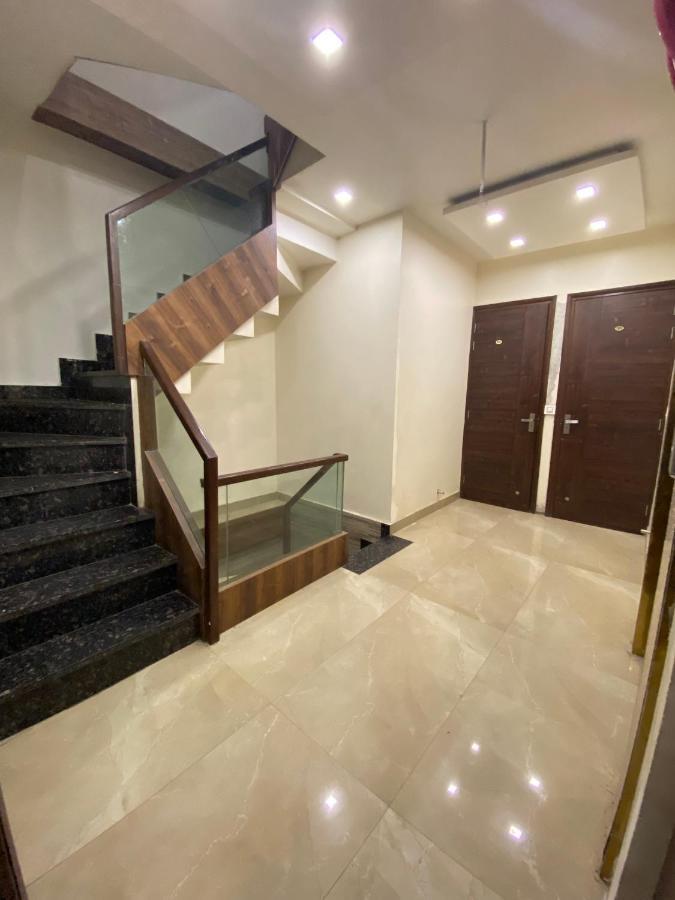 אמריצר Hotel 56 - 200 Meter From Golden Temple מראה חיצוני תמונה