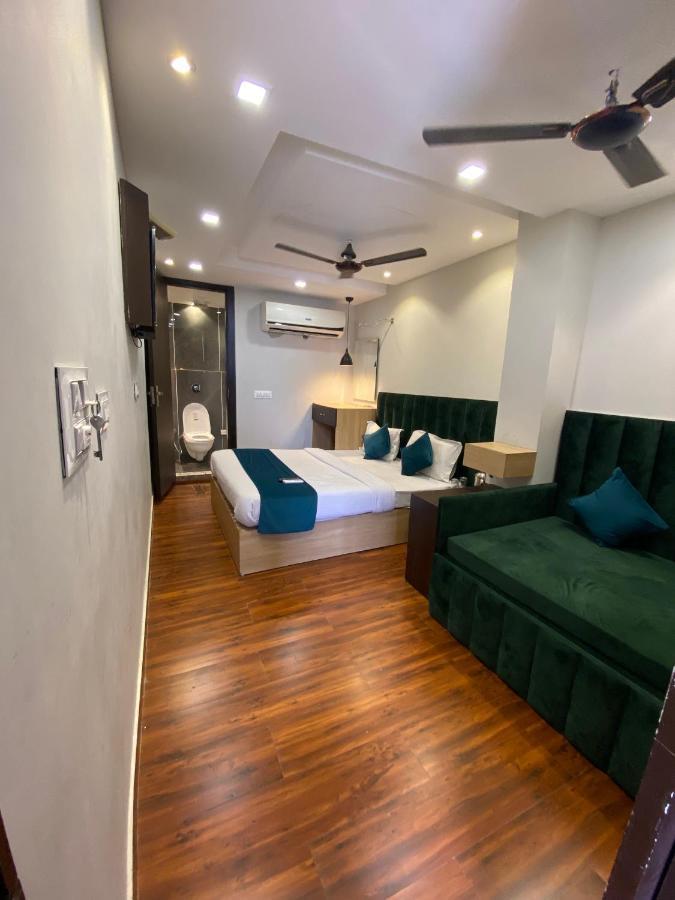 אמריצר Hotel 56 - 200 Meter From Golden Temple מראה חיצוני תמונה